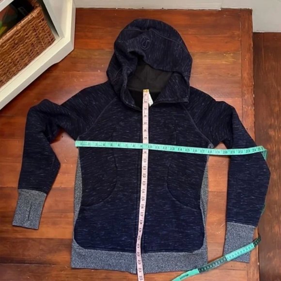 Lululemon Scuba Hoodie Classic Cotton Fleece
Heathered Speckled Black / Blue - Picture 8 of 11